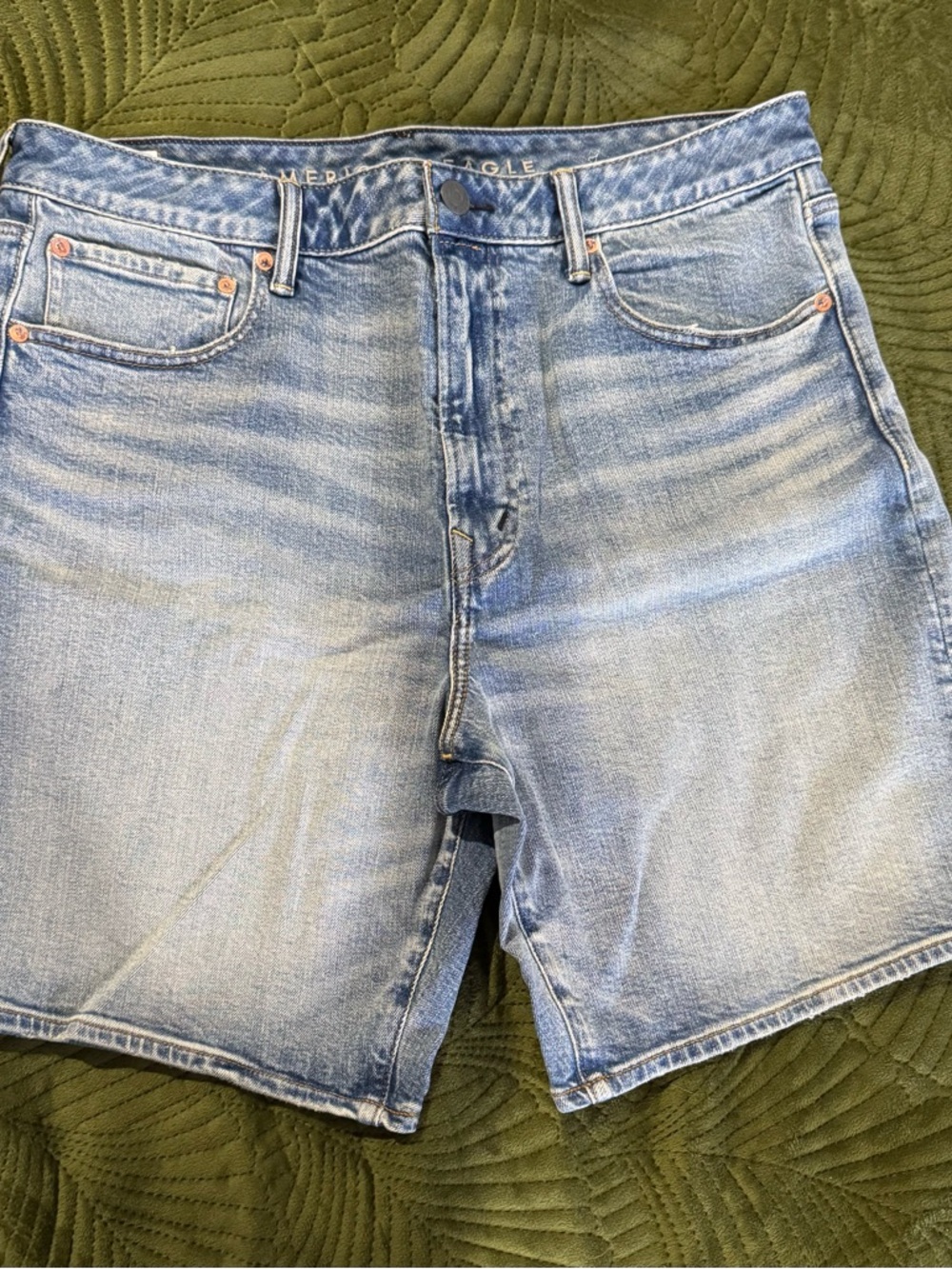 Men's American Eagle Outfitters EasyFlex+ Loose Fit, Light Wash Denim Shorts, 33